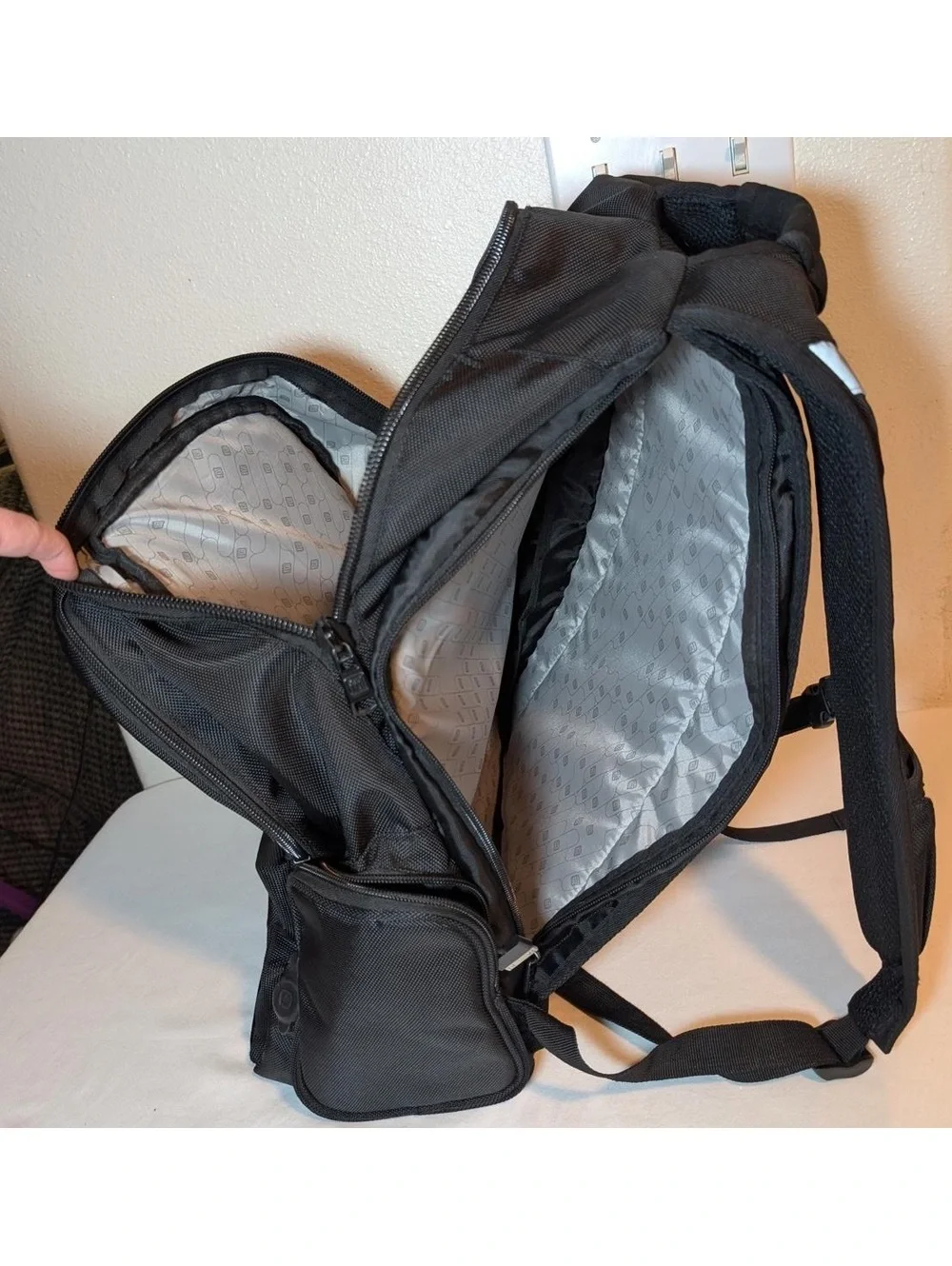 Ful Black Travel Backpack with Powerbag Charging Capabilities